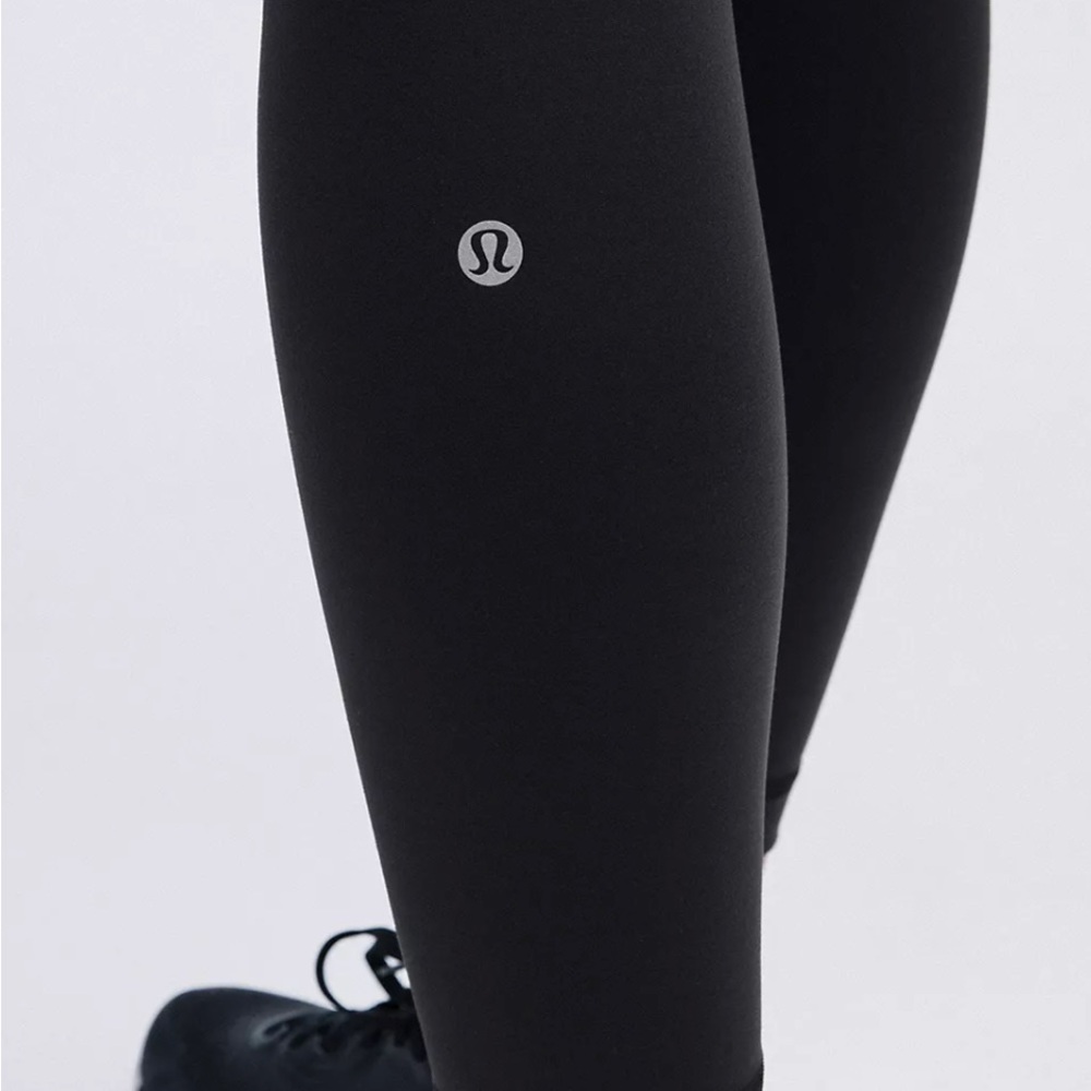 Lululemon Wunder Train High-Rise Tight 25" in Black, Size 6 - Picture 6 of 8